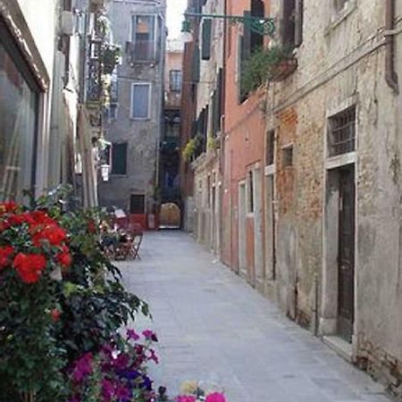 Ca' San Silvestro 2 Terrazze Nel Cuore Di Venezia Bagian luar foto